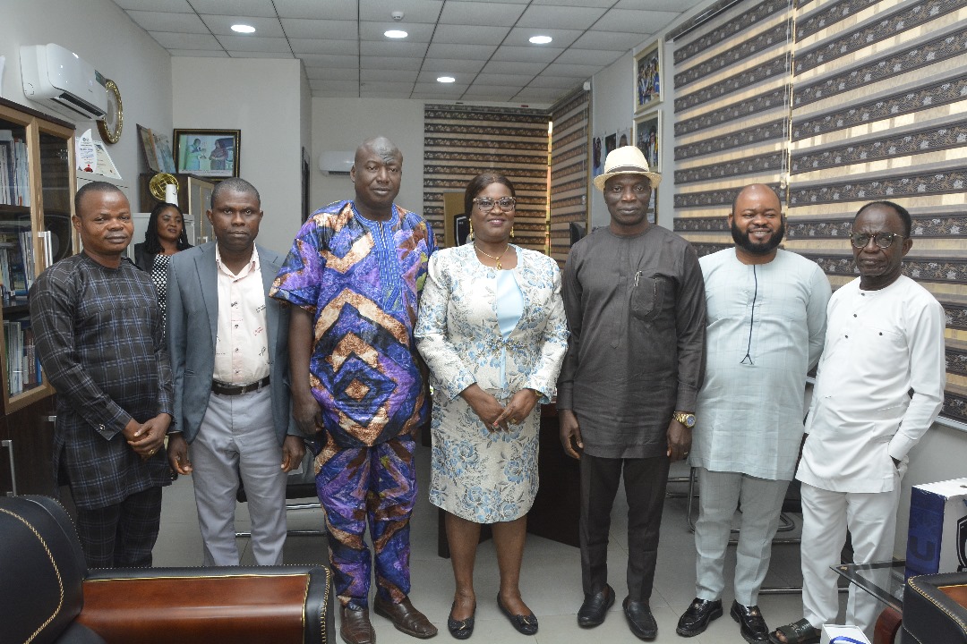 Members of the Delta Online Publishers Forum, DOPF in a group photograph with the VC of UNIDEL Agbor, Prof. Stella Chiemeke