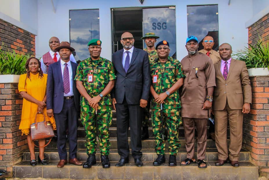 Secretary to Delta State Government, Dr Kingsley Emu (middle), team lead of the South-South Recruitment Sensitization Exercise, Brig. Gen. Wilto Nzidee (3rd right) Commander 63 Brigade, Nigerian Army, Brig. Gen. Unachukwu Unachukwu (3rd left), Commissioner for Youths and Chairman State Sensitization Committee for Army Recruitment, Mr Harry Trakriowei (2nd right); Commissioner for Works (Rural and Riverine Roads), Mr Charles Aniagwu (2nd left); Permanent Secretary Directorate of Political and Security Services, Mr Chuks Aguonye (Right) and Permanent Secretary Ministry of Youths Development, Dr Ngozi Mogbolu (left) during a sensitisation visit to the SSG in Asaba on Monday., October 7, 2024