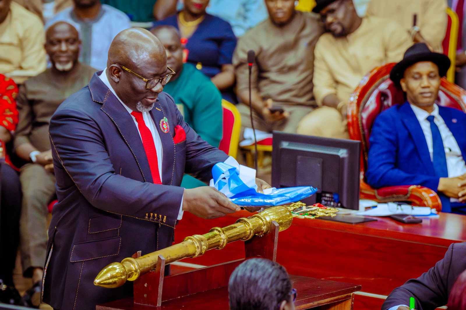 Delta Governor, Rt Hon Sheriff Oborevwori (left), laying the 2025 Appropriation Bill before the Delta State House of Assembly in Asaba on Thursday, November 14, 2024