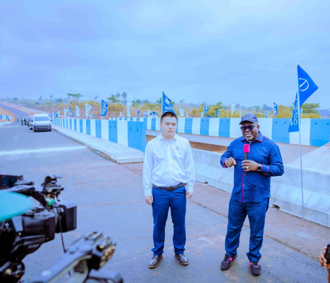 Delta State Governor, Rt. Hon. Sheriff Oborevwori (right) answering questions from Journalists shortly after inspecting the bridge across Obo river on Asaba/Ughelli expressway on Wednesday, March 5, 2025 while the Project Manager, CCECC, looks on.